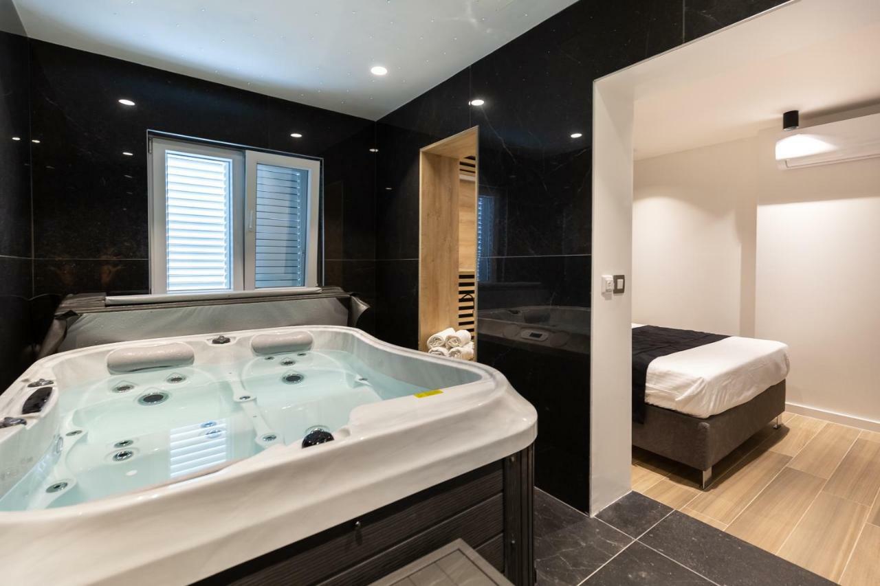 Downtown Marcius Luxury Apartment With Jacuzzi & Sauna Задар Екстериор снимка