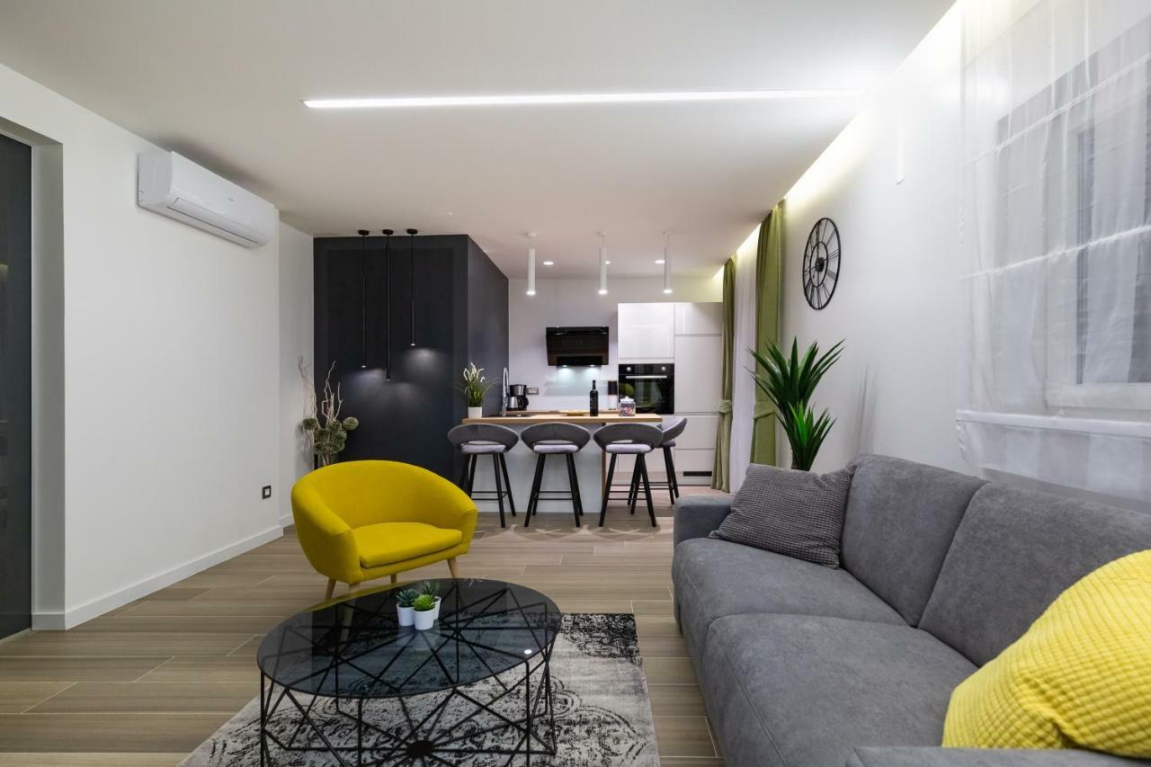 Downtown Marcius Luxury Apartment With Jacuzzi & Sauna Задар Екстериор снимка