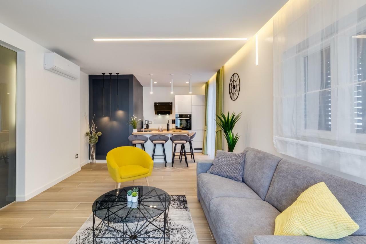 Downtown Marcius Luxury Apartment With Jacuzzi & Sauna Задар Екстериор снимка