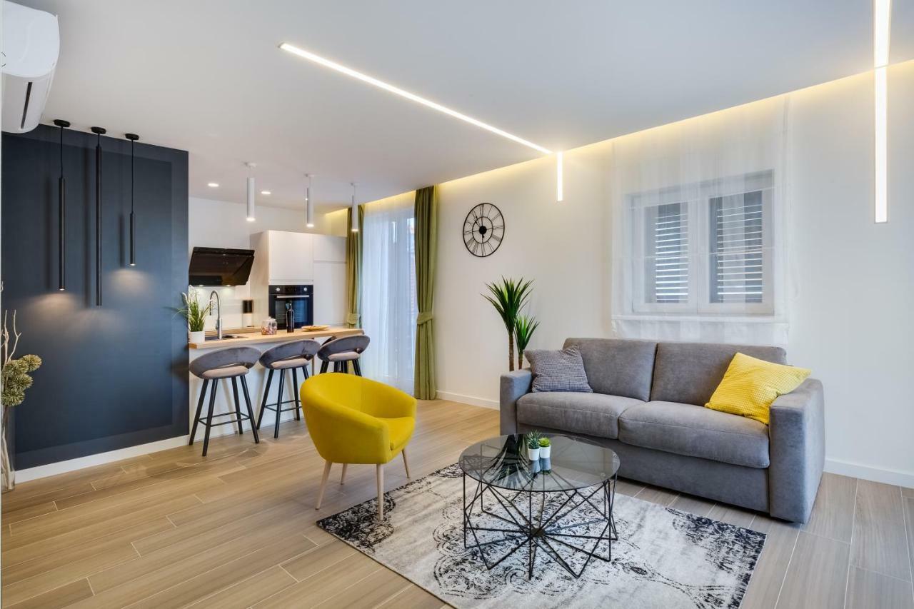 Downtown Marcius Luxury Apartment With Jacuzzi & Sauna Задар Екстериор снимка