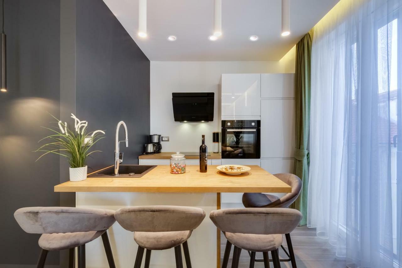 Downtown Marcius Luxury Apartment With Jacuzzi & Sauna Задар Екстериор снимка